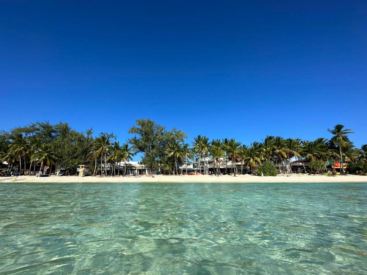 Calypso Beach And Dive Resort Manoc-Manoc Bagian luar foto