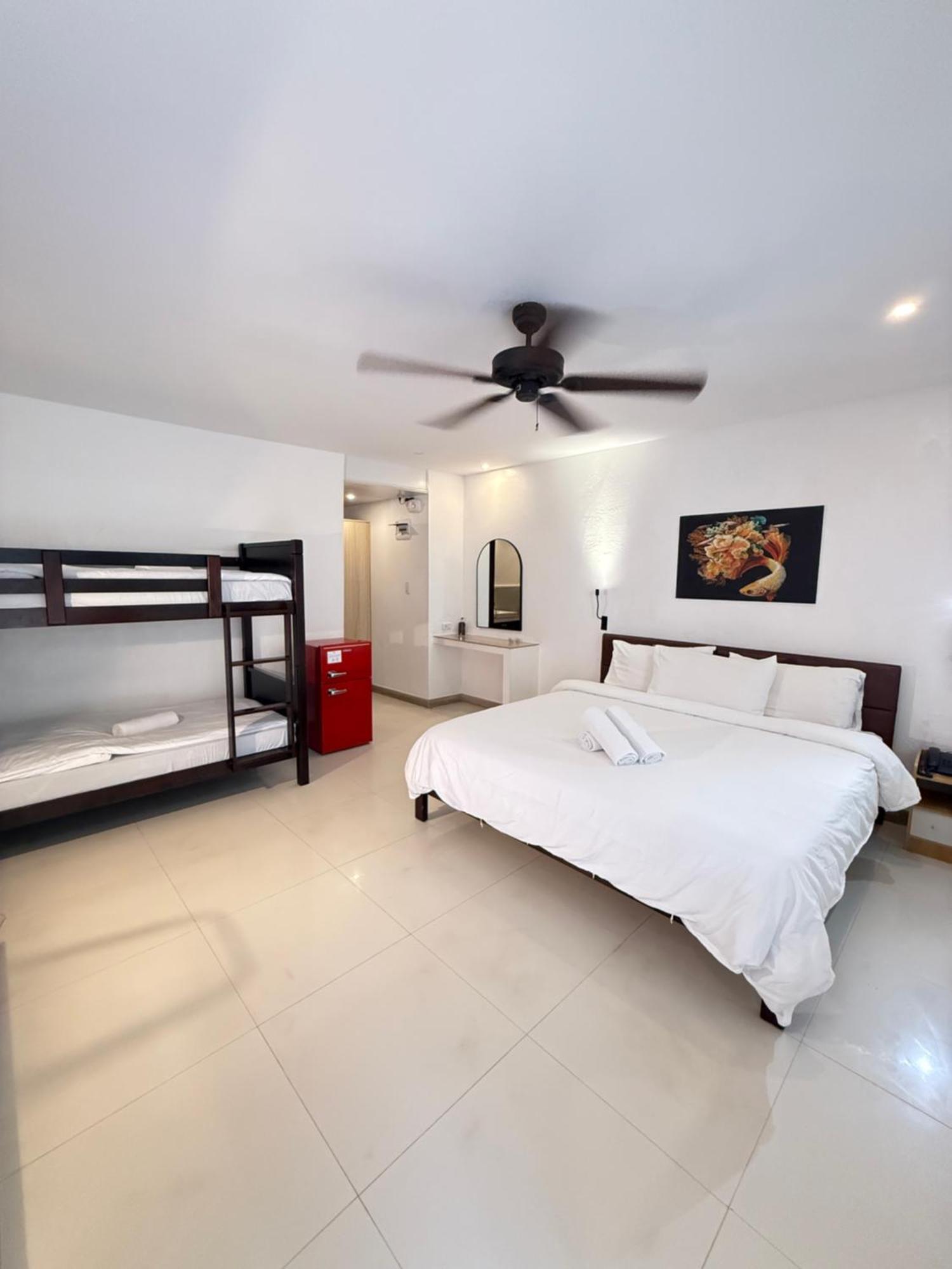 Calypso Beach And Dive Resort Manoc-Manoc Bagian luar foto