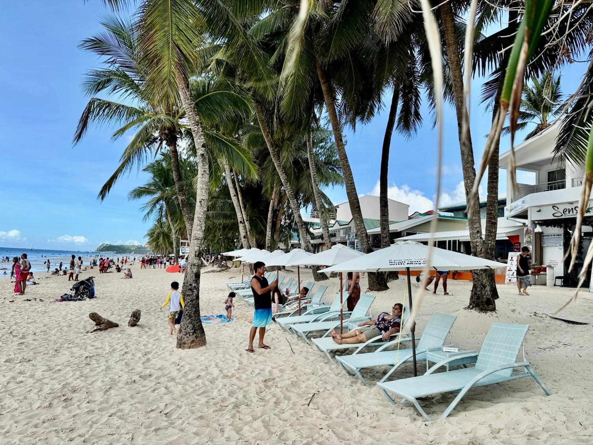 Calypso Beach And Dive Resort Manoc-Manoc Bagian luar foto