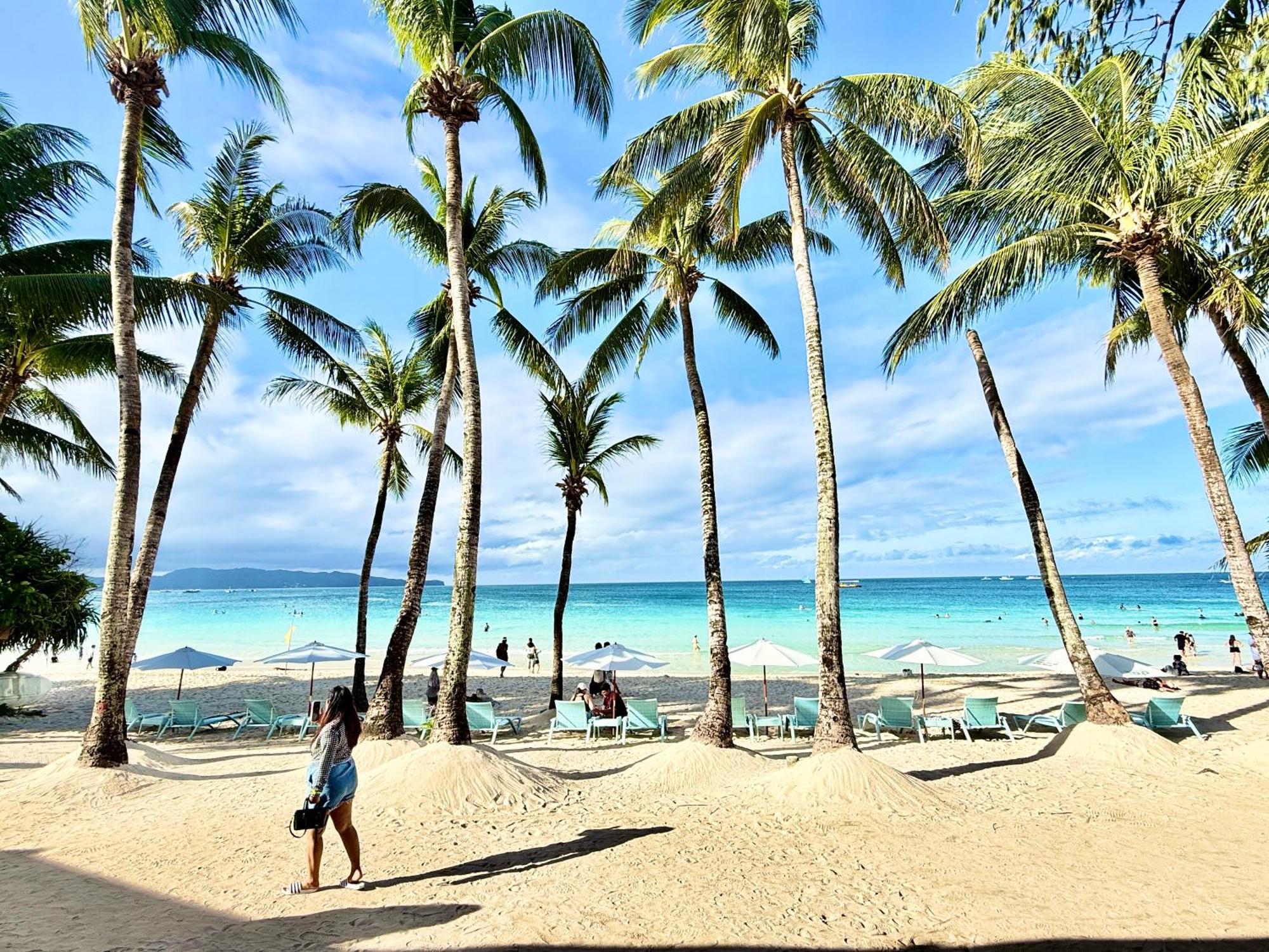 Calypso Beach And Dive Resort Manoc-Manoc Bagian luar foto